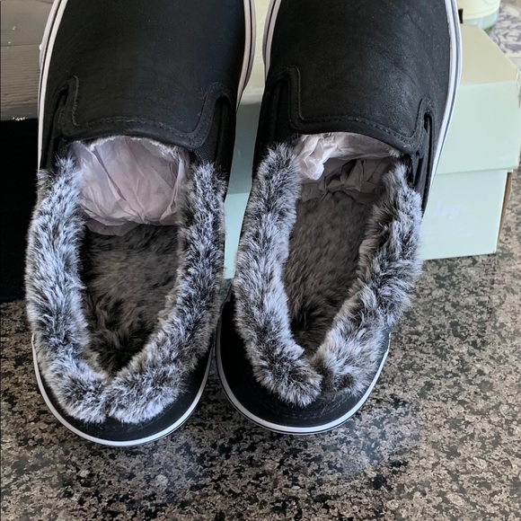 Sz 8.5 Lugz fur lined black clipper shoes. New - Picture 1 of 6